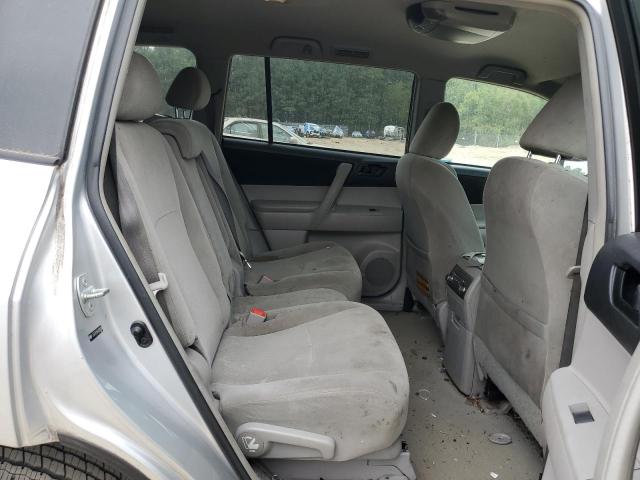 5TDZK3EHXAS001608 - 2010 TOYOTA HIGHLANDER SILVER photo 11