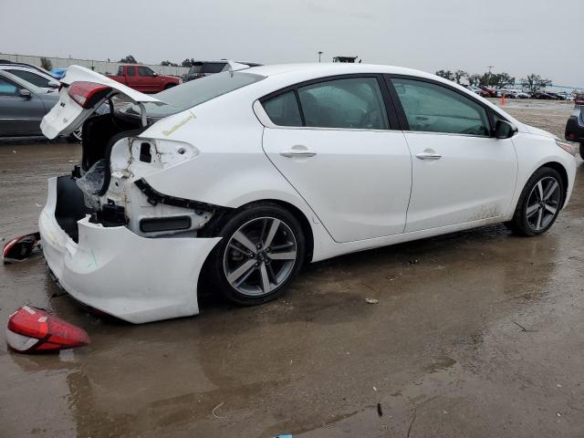 3KPFL4A81JE176416 - 2018 KIA FORTE EX WHITE photo 3