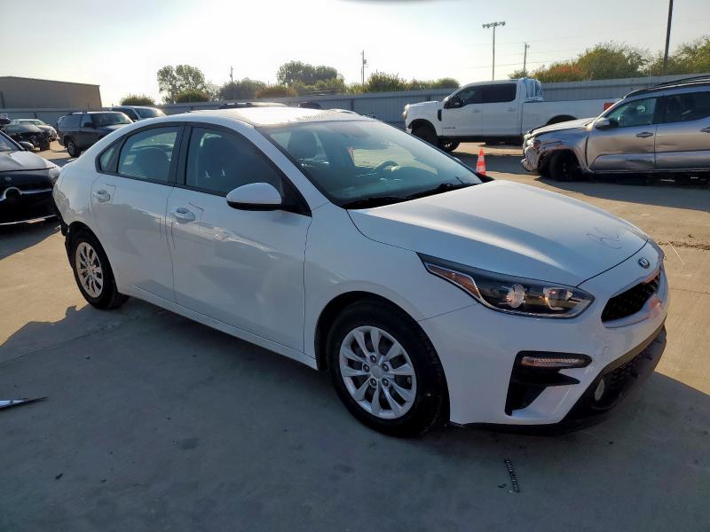 3KPF24AD4LE191110 - 2020 KIA FORTE FE WHITE photo 4