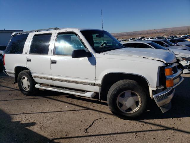 1GNEK13R5XJ307661 - 1999 CHEVROLET TAHOE K1500 WHITE photo 4