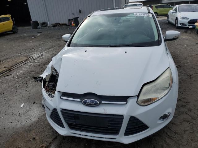 1FADP3F22DL223139 - 2013 FORD FOCUS SE WHITE photo 5