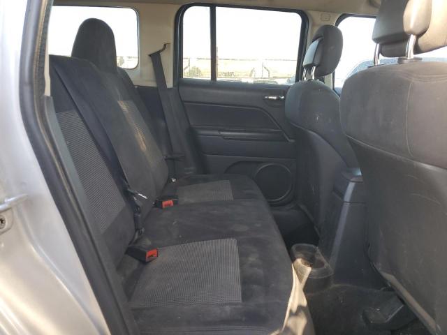 1J4NF1GB1BD266411 - 2011 JEEP PATRIOT SPORT SILVER photo 11