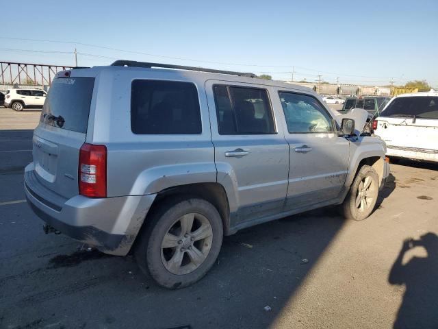 1J4NF1GB1BD266411 - 2011 JEEP PATRIOT SPORT SILVER photo 3
