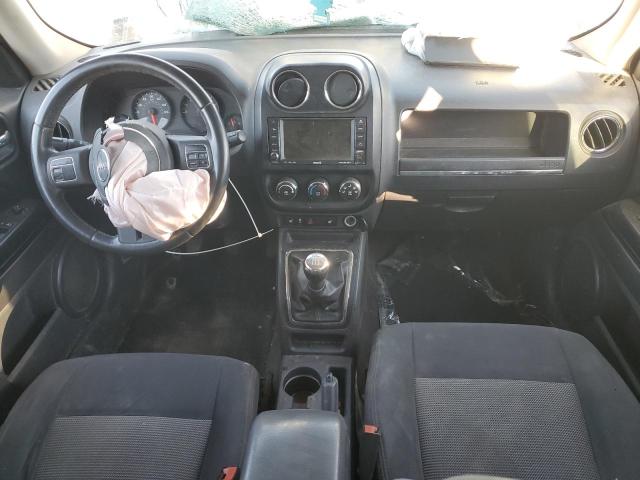 1J4NF1GB1BD266411 - 2011 JEEP PATRIOT SPORT SILVER photo 8