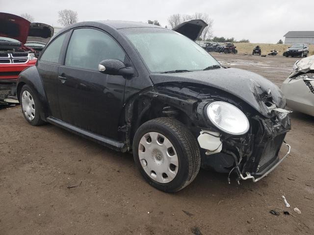 3VWPG3AG8AM018961 - 2010 VOLKSWAGEN NEW BEETLE BLACK photo 4