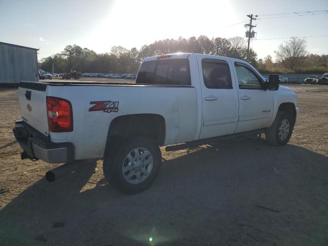 1GC1KYE86DF240037 - 2013 CHEVROLET SILVERADO K2500 HEAVY DUTY LTZ WHITE photo 3