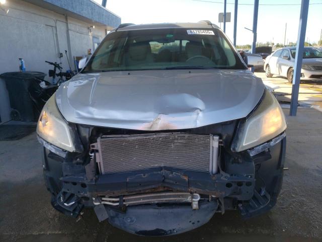 1GNKRGKD0FJ380863 - 2015 CHEVROLET TRAVERSE LT Gümüş foto 5