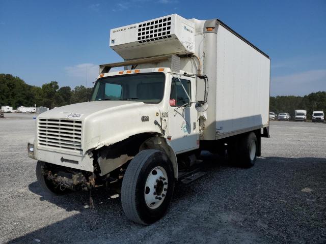 2001 INTERNATIONAL 4000 4700, 