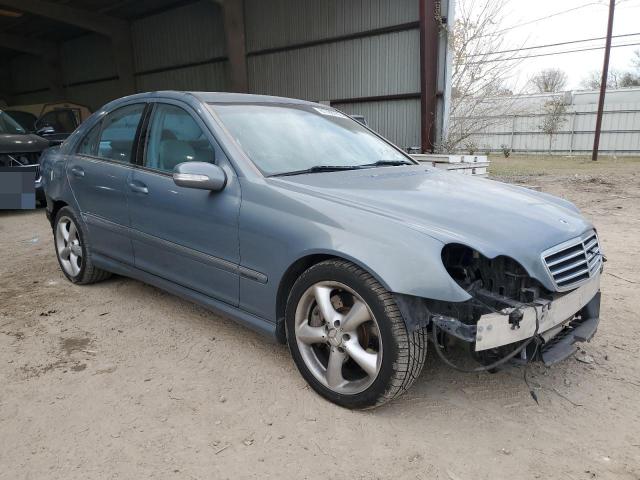 WDBRF52H56A908029 - 2006 MERCEDES-BENZ C 230 BLUE photo 4