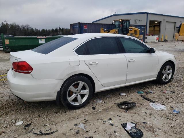 1VWBV7A3XFC084182 - 2015 VOLKSWAGEN PASSAT SE WHITE photo 3