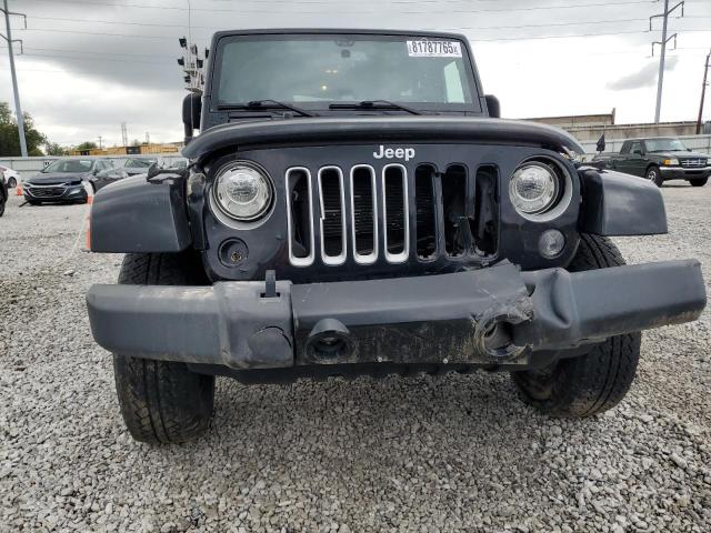 1C4HJWEG0JL927251 - 2018 JEEP WRANGLER UNLIMITED SAHARA BLACK photo 5