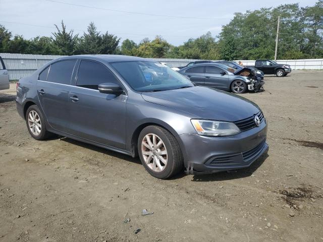 3VWDP7AJ5DM449235 - 2013 VOLKSWAGEN JETTA SE Grau Foto 4