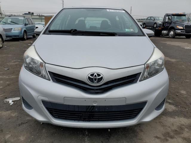 VNKKTUD33EA011305 - 2014 TOYOTA YARIS SILVER photo 5