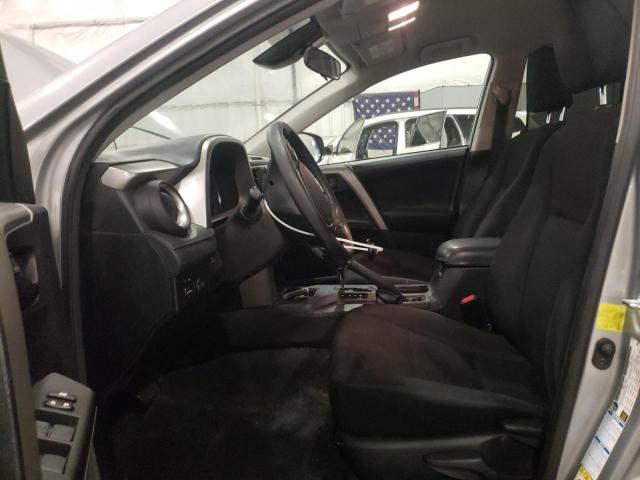 2T3BFREV2HW591407 - 2017 TOYOTA RAV4 LE Արծաթագույն լուսանկար 7