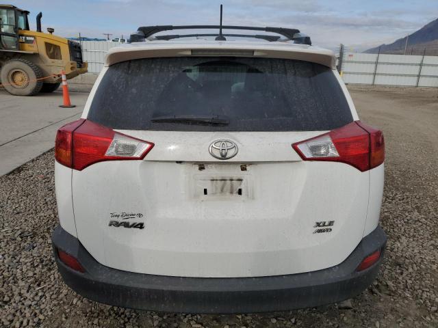 JTMRFREV8FD122220 - 2015 TOYOTA RAV4 XLE WHITE photo 6