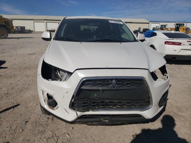 4A4AP3AWXFE034603 - 2015 MITSUBISHI OUTLANDER ES WHITE photo 5