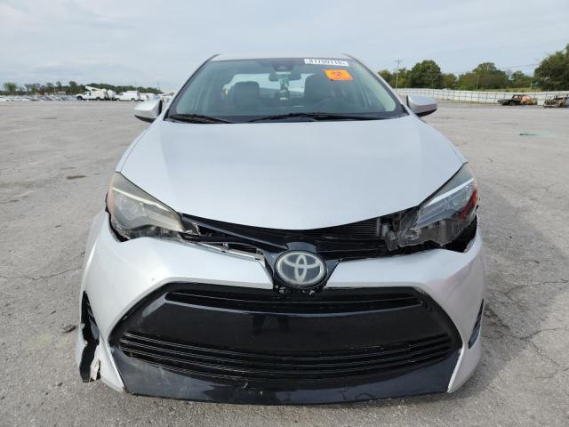 5YFBURHE9HP680306 - 2017 TOYOTA COROLLA L SILVER photo 5