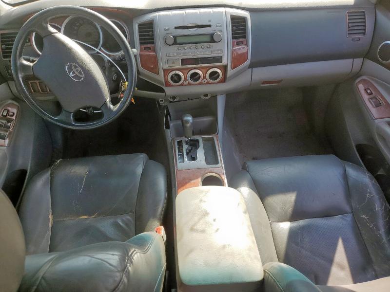 5TEJU62N06Z183459 - 2006 TOYOTA TACOMA DOUBLE CAB PRERUNNER SILVER photo 8