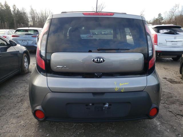 KNDJN2A21F7236545 - 2015 KIA SOUL GRAY photo 6