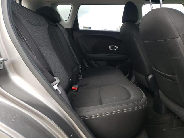 KNDJP3A57H7495859 - 2017 KIA SOUL + SILVER photo 10