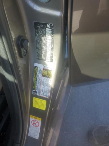 5YFBURHE2HP735095 - 2017 TOYOTA COROLLA L ნაცრისფერი ფოტო 12