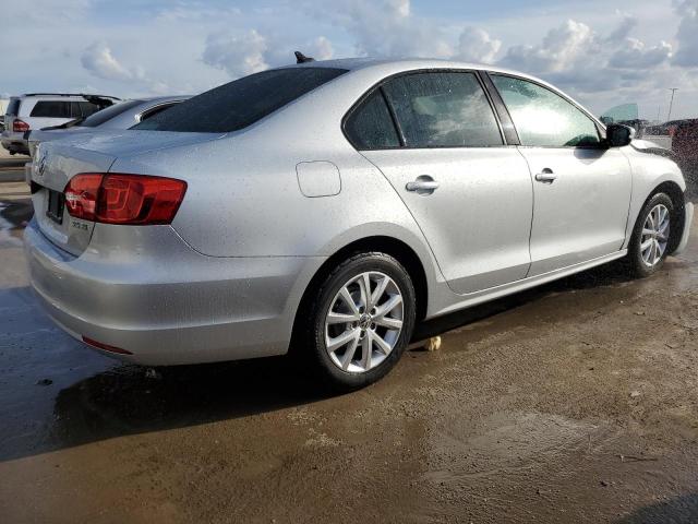 3VWDX7AJ2BM304067 - 2011 VOLKSWAGEN JETTA SE SILVER photo 3