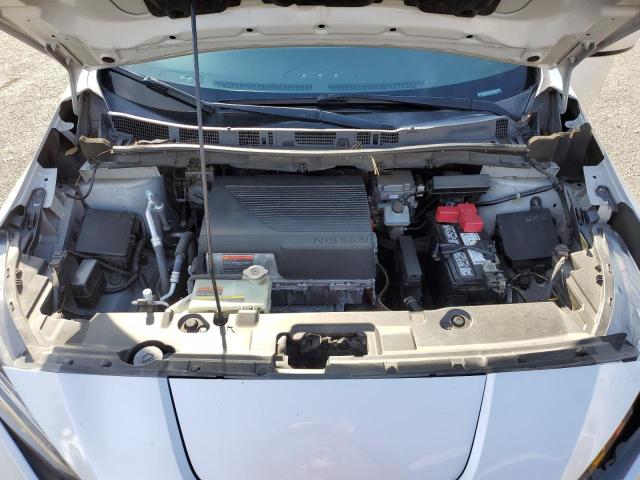 1N4AZ1CP0JC313998 - 2018 NISSAN LEAF S SILVER photo 11