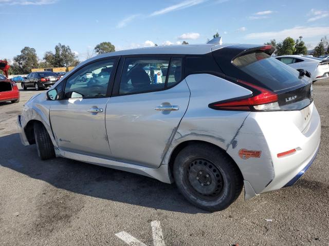 1N4AZ1CP0JC313998 - 2018 NISSAN LEAF S SILVER photo 2