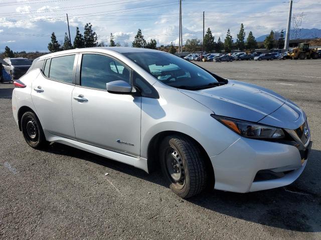 1N4AZ1CP0JC313998 - 2018 NISSAN LEAF S SILVER photo 4