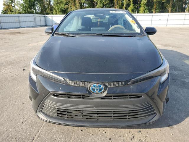 JTDBCMFE7R3062212 - 2024 TOYOTA COROLLA LE Czarny zdjęcie 5