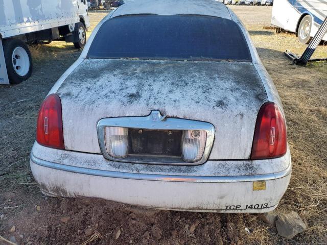 1L1FM81W2YY852957 - 2000 LINCOLN TOWN CAR EXECUTIVE თეთრი ფოტო 10