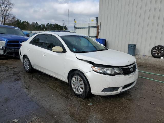 KNAFU4A22D5684593 - 2013 KIA FORTE EX WHITE photo 4