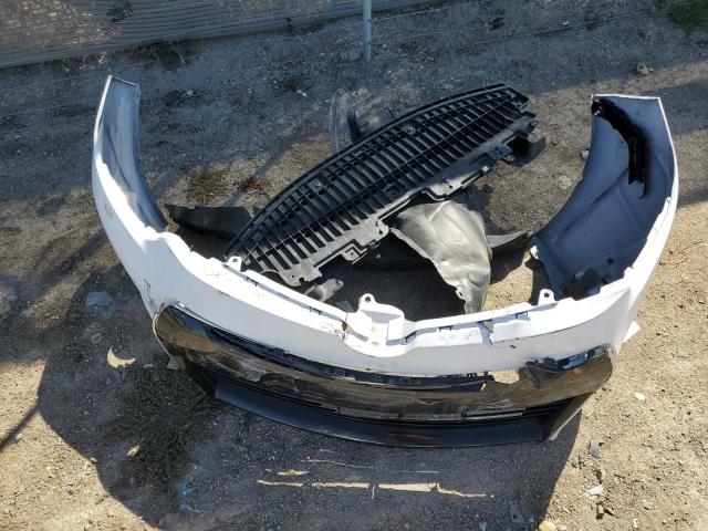 5YFBURHE5GP559903 - 2016 TOYOTA COROLLA L WHITE photo 12