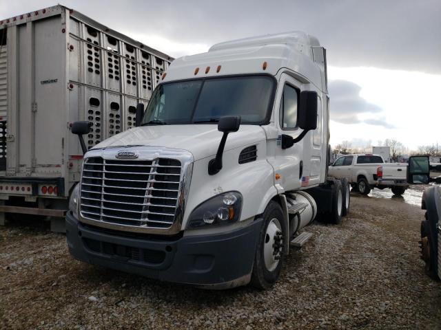 1FUJGHDV5HLJG0426 - 2017 FREIGHTLINER CASCADIA 1 WHITE photo 2