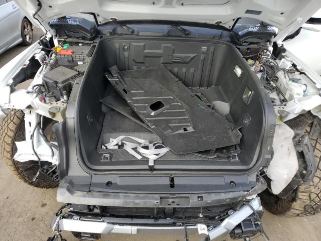 1GT40FDA1NU100549 - 2022 GMC HUMMER PIC EDITION 1 WHITE photo 11