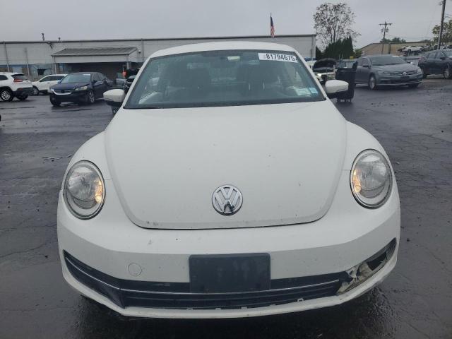 3VWRL7AT1DM663576 - 2013 VOLKSWAGEN BEETLE 白色 照片 5