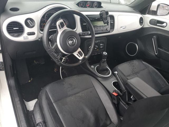 3VWRL7AT1DM663576 - 2013 VOLKSWAGEN BEETLE 白色 照片 8