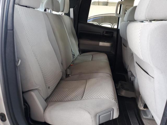 5TFRV541X7X014708 - 2007 TOYOTA TUNDRA DOUBLE CAB SR5 SILVER photo 10