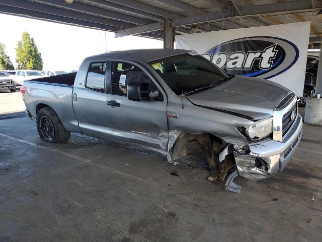 5TFRV541X7X014708 - 2007 TOYOTA TUNDRA DOUBLE CAB SR5 SILVER photo 4