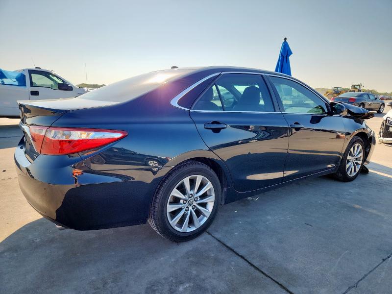 4T1BF1FK9GU503658 - 2016 TOYOTA CAMRY LE BLUE photo 3