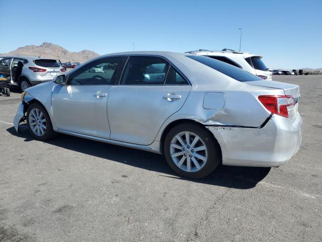 4T1BK1FK7EU546095 - 2014 TOYOTA CAMRY SE 银色 照片 2