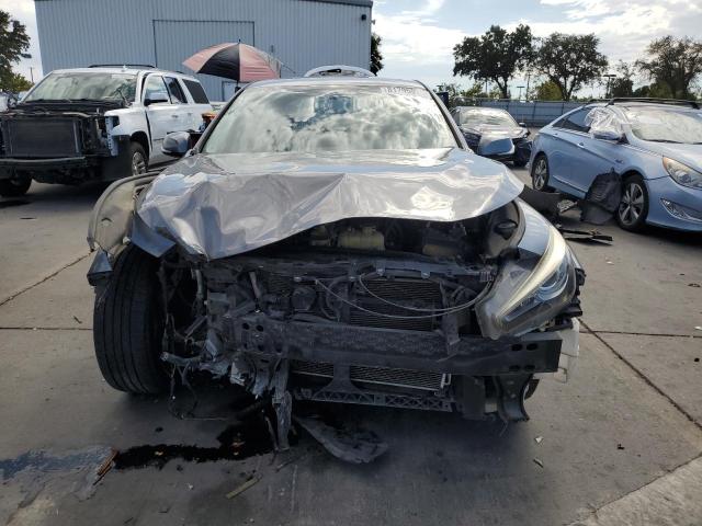 JN1EV7AP3JM355415 - 2018 INFINITI Q50 LUXE ნაცრისფერი ფოტო 5