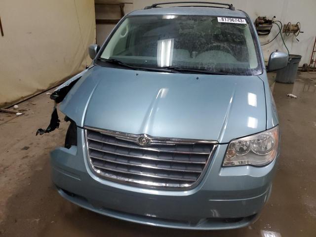 2A4RR5D17AR430963 - 2010 CHRYSLER TOWN & COU TOURING BLUE photo 5