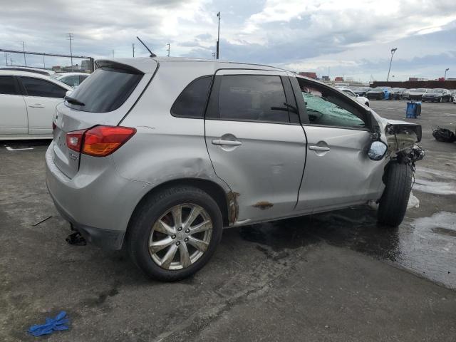 4A4AP3AU9FE032386 - 2015 MITSUBISHI OUTLANDER ES SILVER photo 3