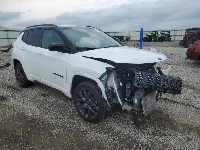 3C4NJDCN8RT136460 - 2024 JEEP COMPASS LIMITED Weiß Foto 4