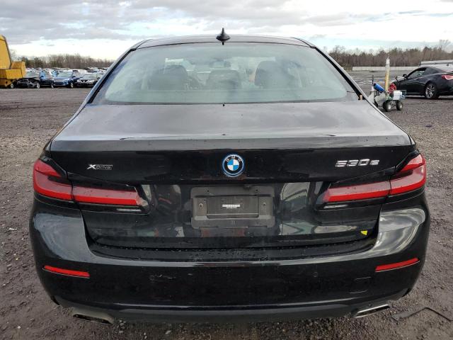 WBA33AG09NCK09465 - 2022 BMW 530XE BLACK photo 6