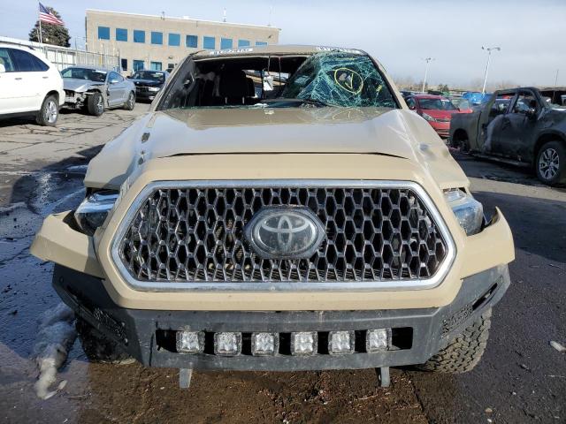 3TMCZ5AN6JM158898 - 2018 TOYOTA TACOMA DOUBLE CAB TAN photo 5