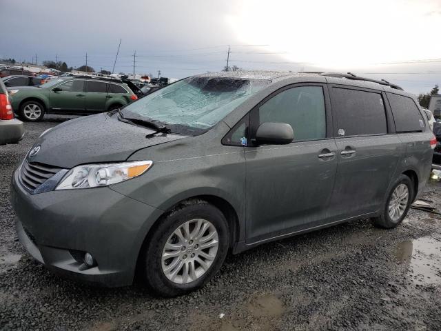 5TDYK3DC8DS391629 - 2013 TOYOTA SIENNA XLE GREEN photo 1