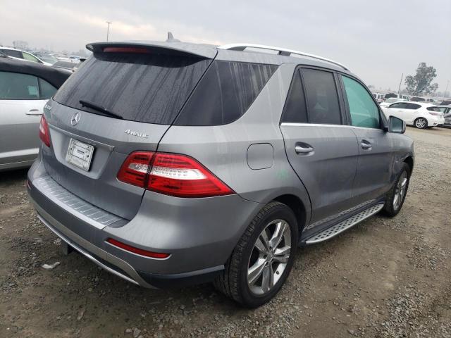4JGDA5HB9CA036037 - 2012 MERCEDES-BENZ ML 350 4MATIC GRAY photo 3