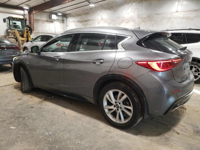 SJKCH5CP6JA003490 - 2018 INFINITI QX30 BASE PURE GRAY photo 2